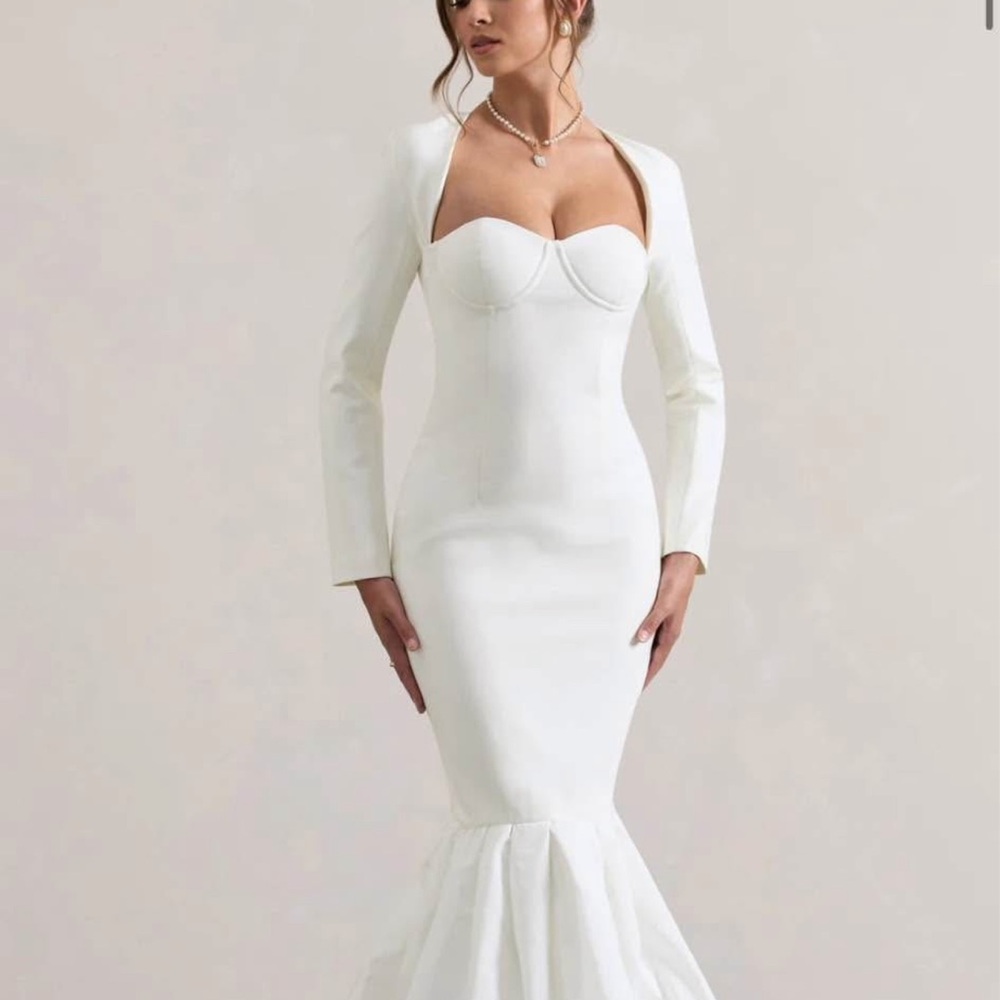 Chic Long Sleeve White Dress